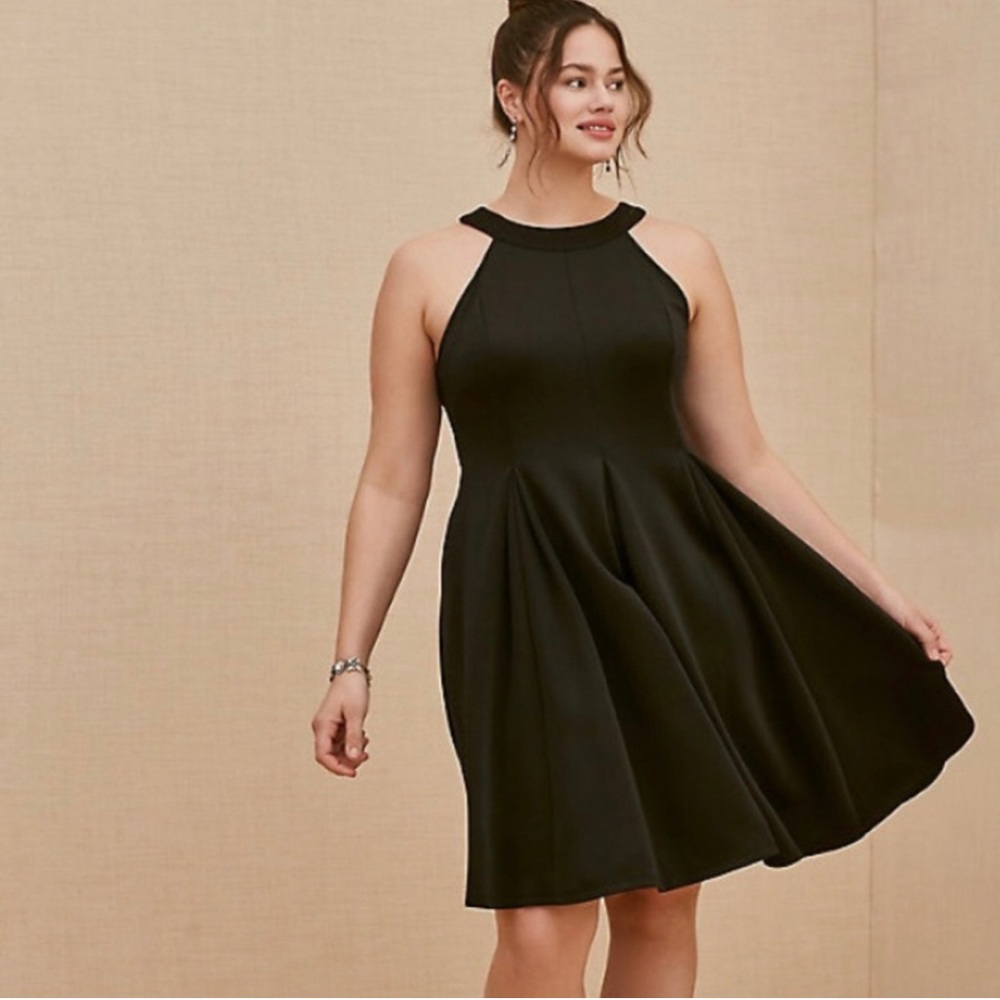 NWT Torrid Size 2 Mini Scuba Fluted Dress Black